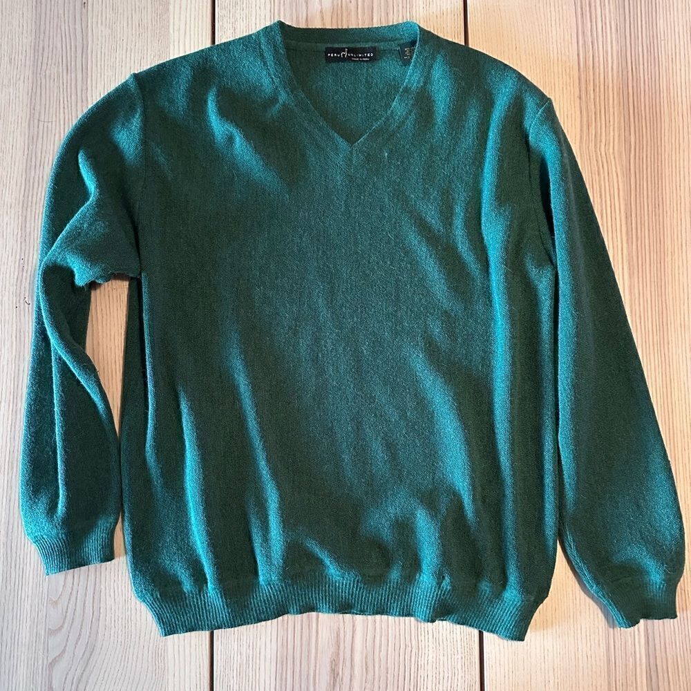 Peru Unlimited Links Stitch Baby Alpaca V neck Leaf green cardigan - Large